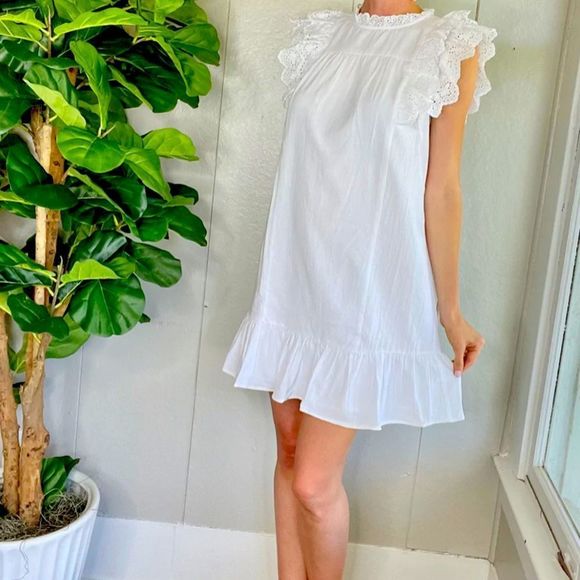 🆕NWT✨SUGAR LIPS✨EYELET DETAILED SLEEVELESS MINI DRESS - Picture 2 of 15